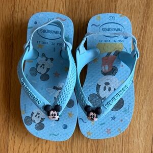 ✨3/$15✨Mickey Mouse Havaianas | USA 7C EUR 23